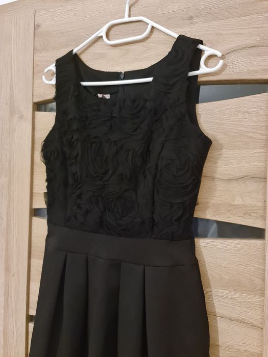 Sukienka czarna 38 góra tiul 3d różyczki