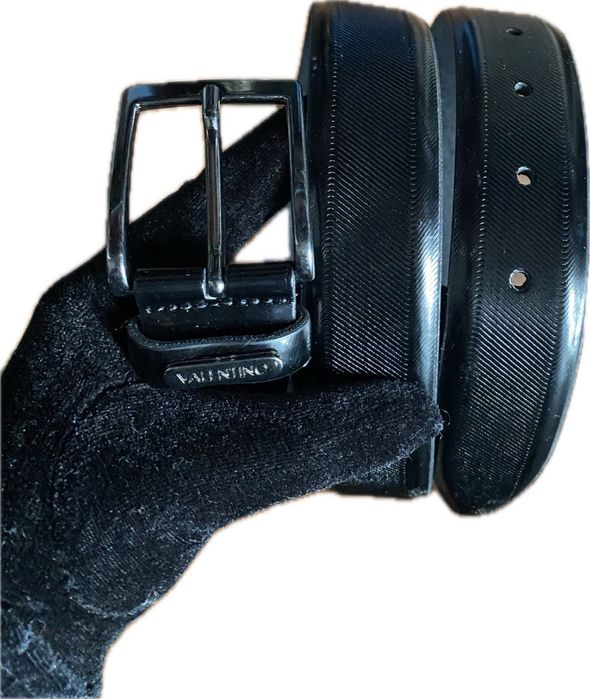 Продам брендовый пояс Valentino