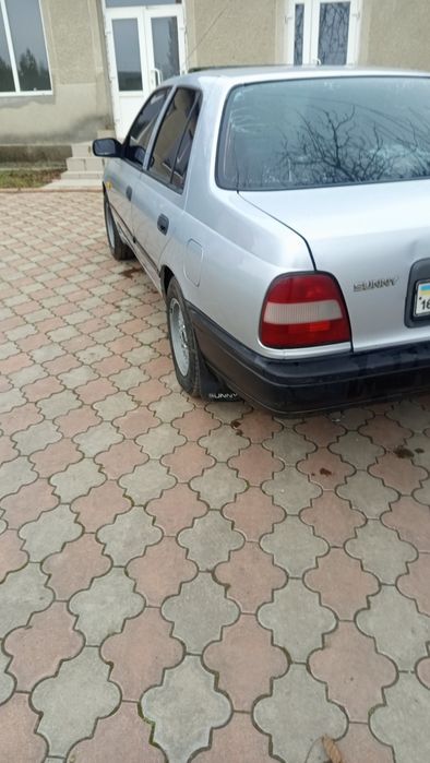 Продам нісан сані 1.4 1992г