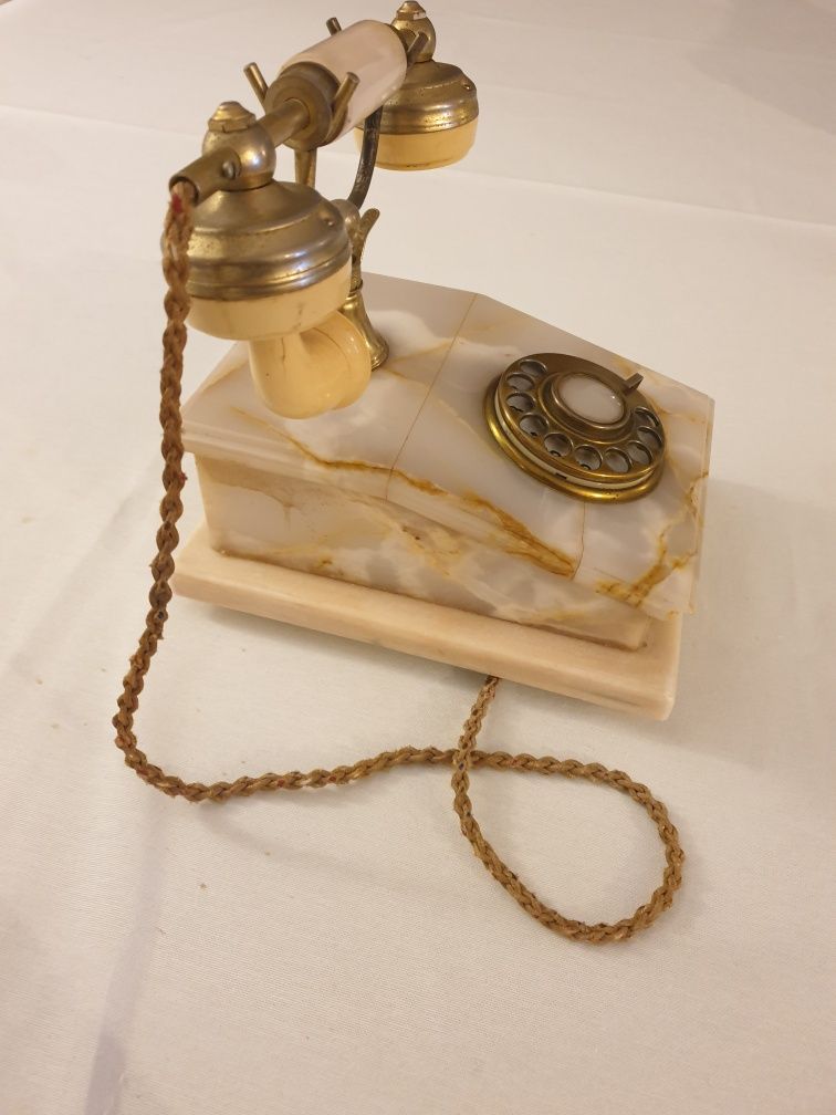 Telefone Antigo em Marmore