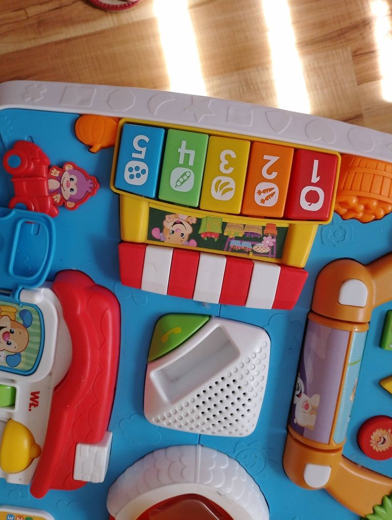 Stolik edukacyjny fisher price