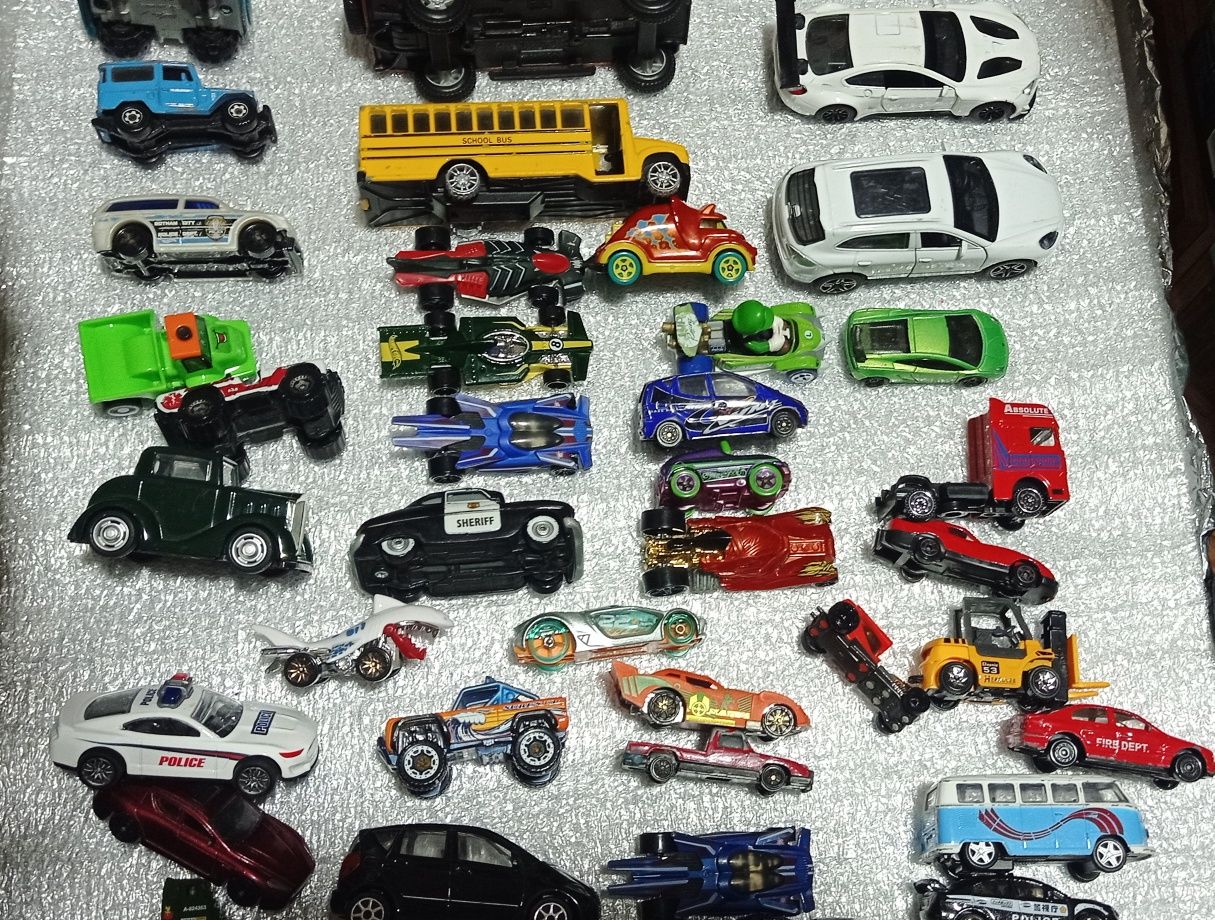 Машинки Hot Wheels