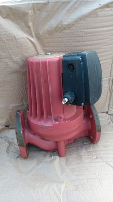 Pompa Grundfos UPS 50-180/F B w idealnym stanie