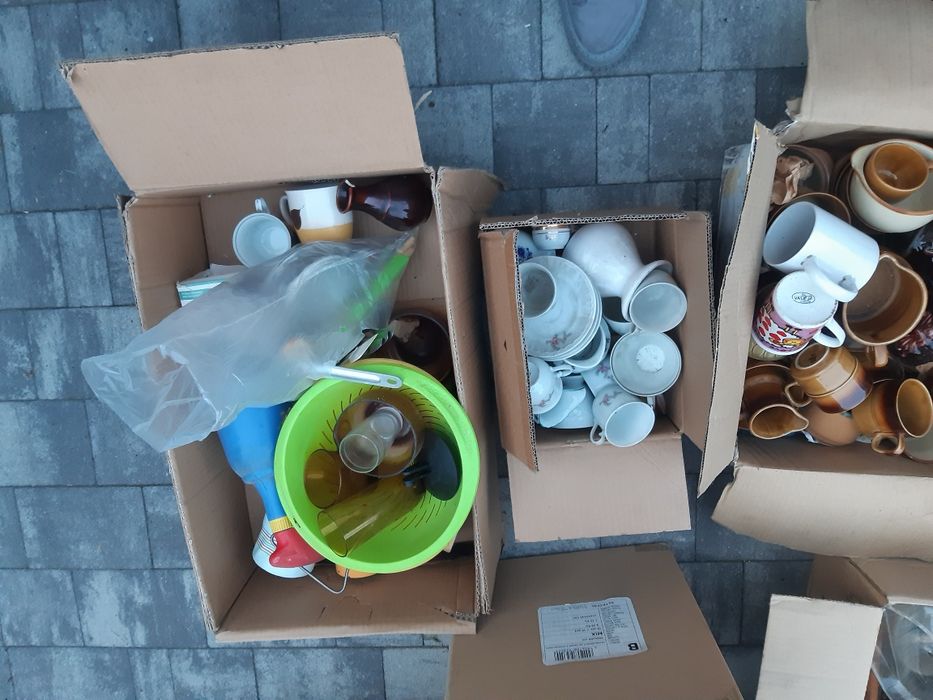 Wyprzedaż staroci z prlu.