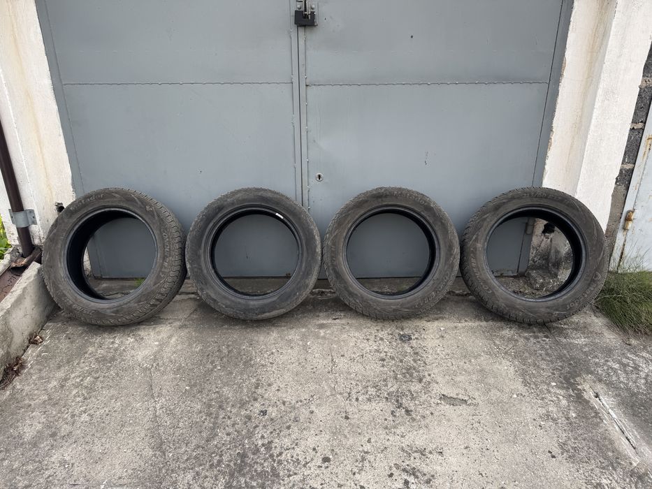 Opony zimowe Matador 215/60 r17 , rok 2017 cena za 4 opony.