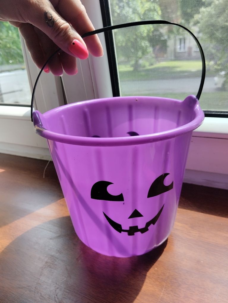 Wiaderko na cukierki halloween