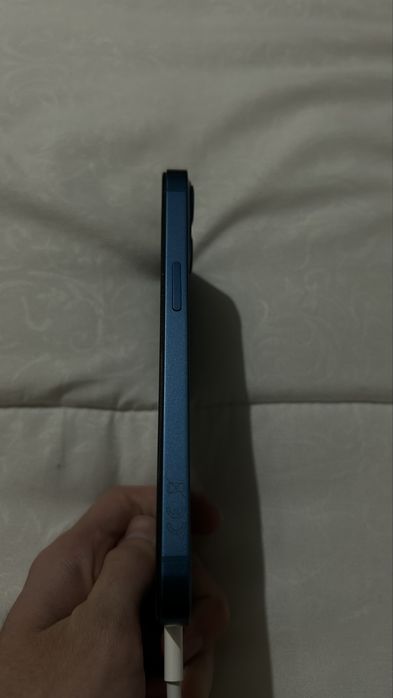 iPhone 13 128GB E-SIM