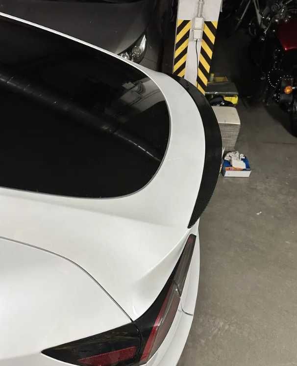 Spoiler Lotka Dokładka TESLA MODEL Y Czarny Połysk / Carbon