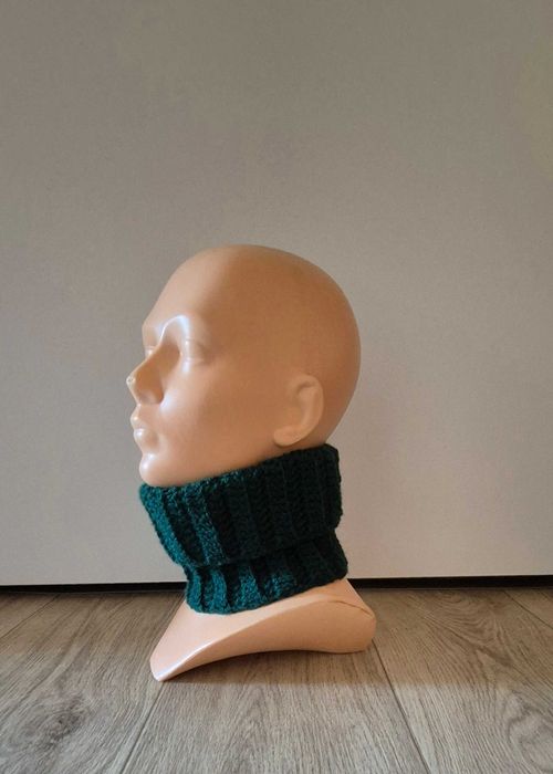 Ciemnozielony golfik zamiast szalika - Handmade