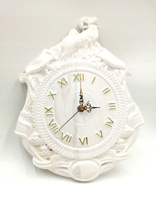 Biały drewniany zegar na ścianę, zegar ścienny z drewna biały