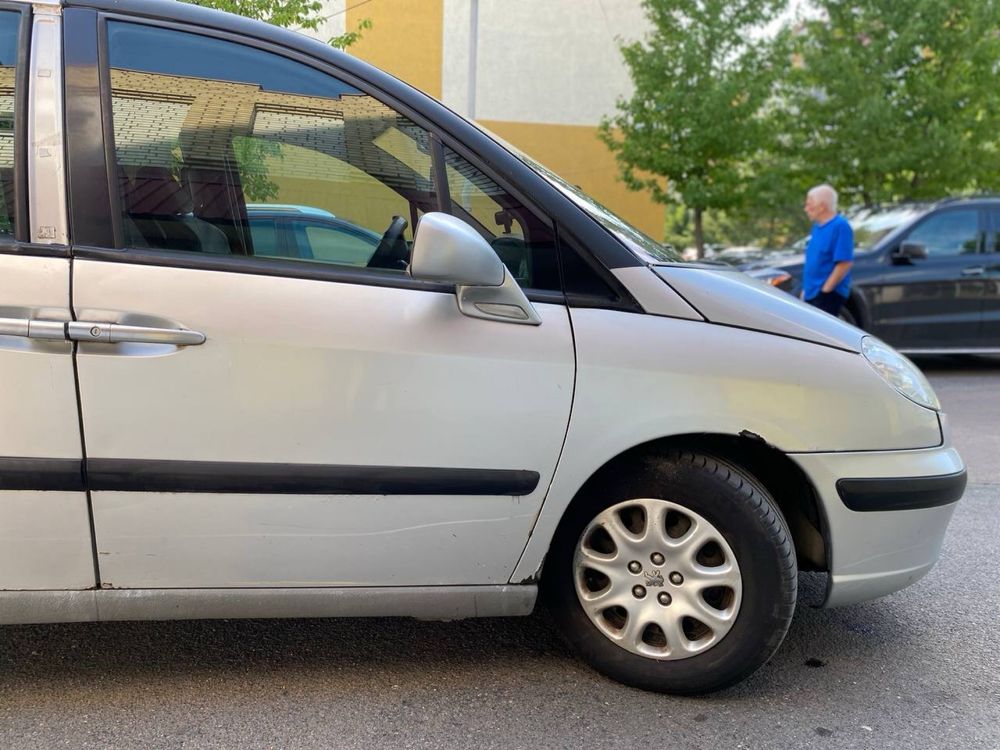 Peugeot 807 2.2 дизель