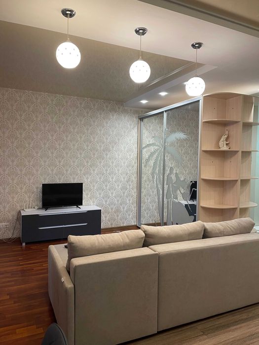 Сдам 2х ком квартиру в центре города! Евроремонт!