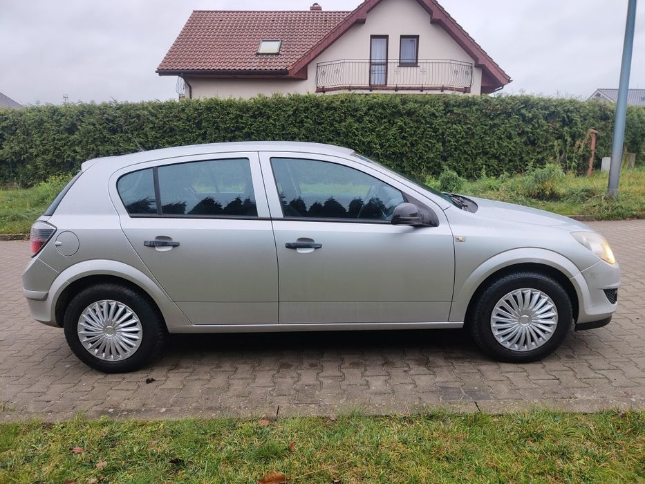 Opel Astra 1.6 115 km 2009 rok