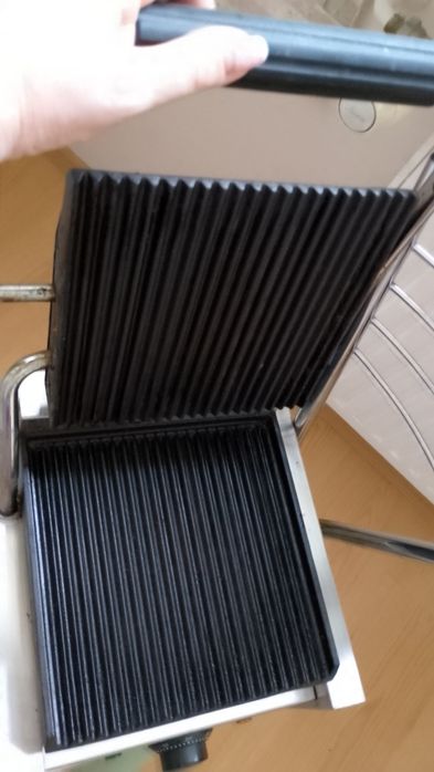 Grill opiekacz ryflowany do hot dog, tortilli,kebab