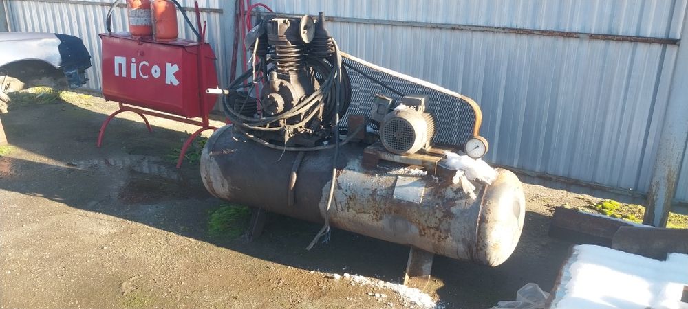 Продам Компрессор