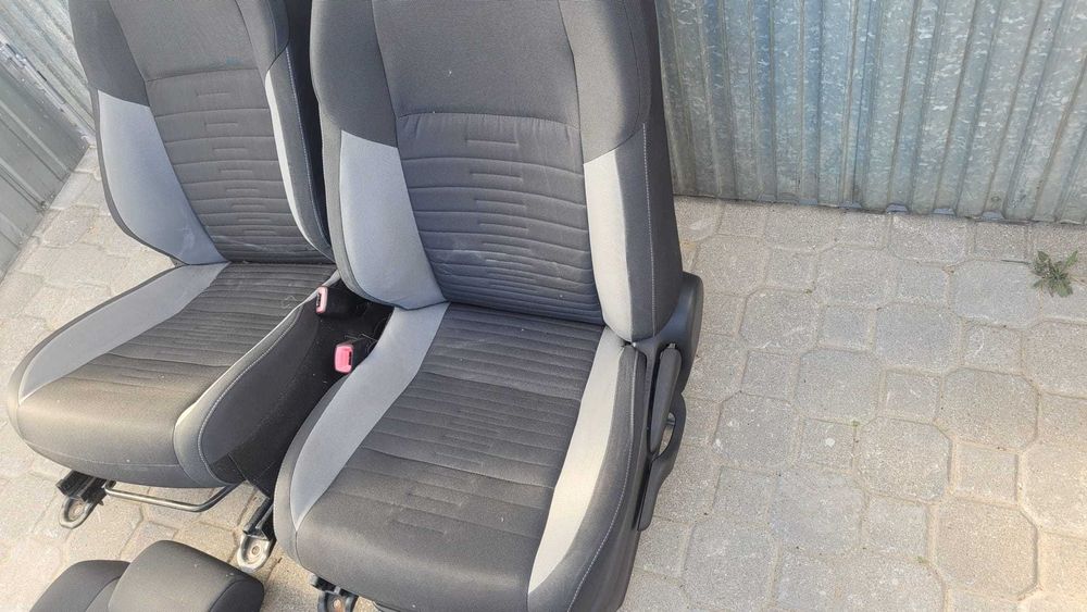 Toyota auris 2 generacja rocznik 2016 fotele