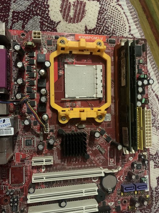 Продам комплект: процесор + материнська плата MSI (сокет AM2+)