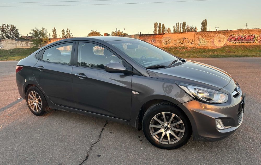 Hyundai Accent 2013