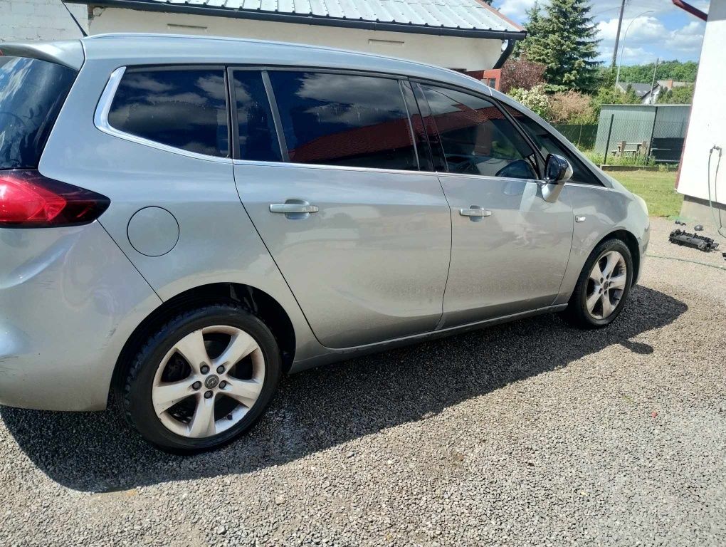 Opel Zafira 1.6 sprowadzone wersja 7os