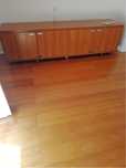 Aparador com 4 portas de arrumação