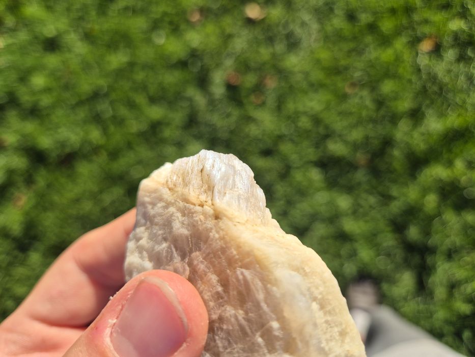 Kamień księżycowy biały niebieski