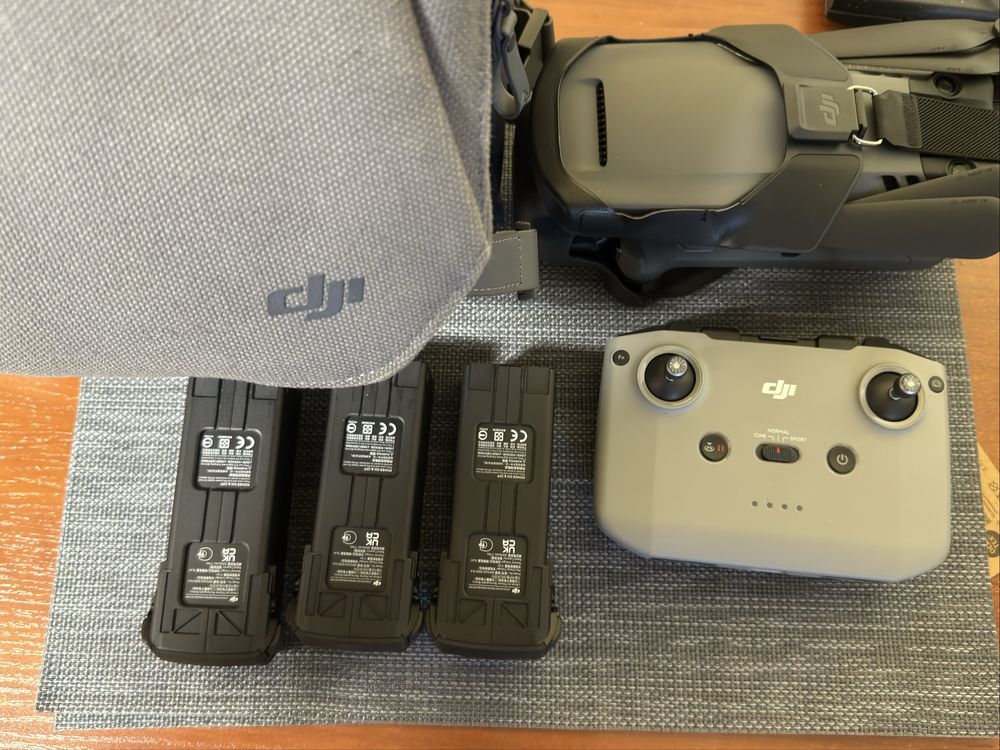 Квадрокоптер DJI Mavic 3