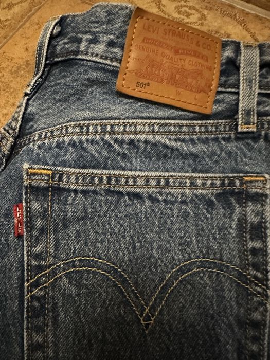 Джинсові шорти левайс S