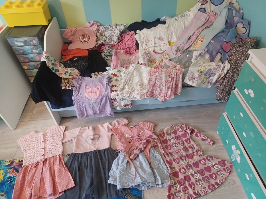 Mega paka ubranek dla dziewczynki r. 116 do 122, 33 sztuki