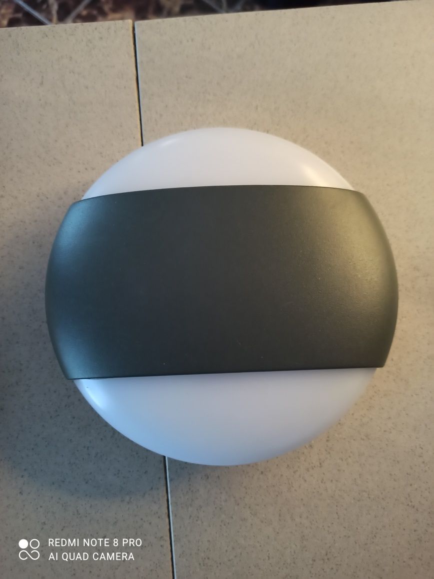 Lampa elewacyjna zewnętrzna