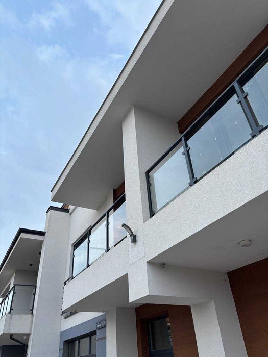 Продається будинок (таунхаус) з частковим ремонтом/ЗАКРИТЕ МІСТЕЧКО