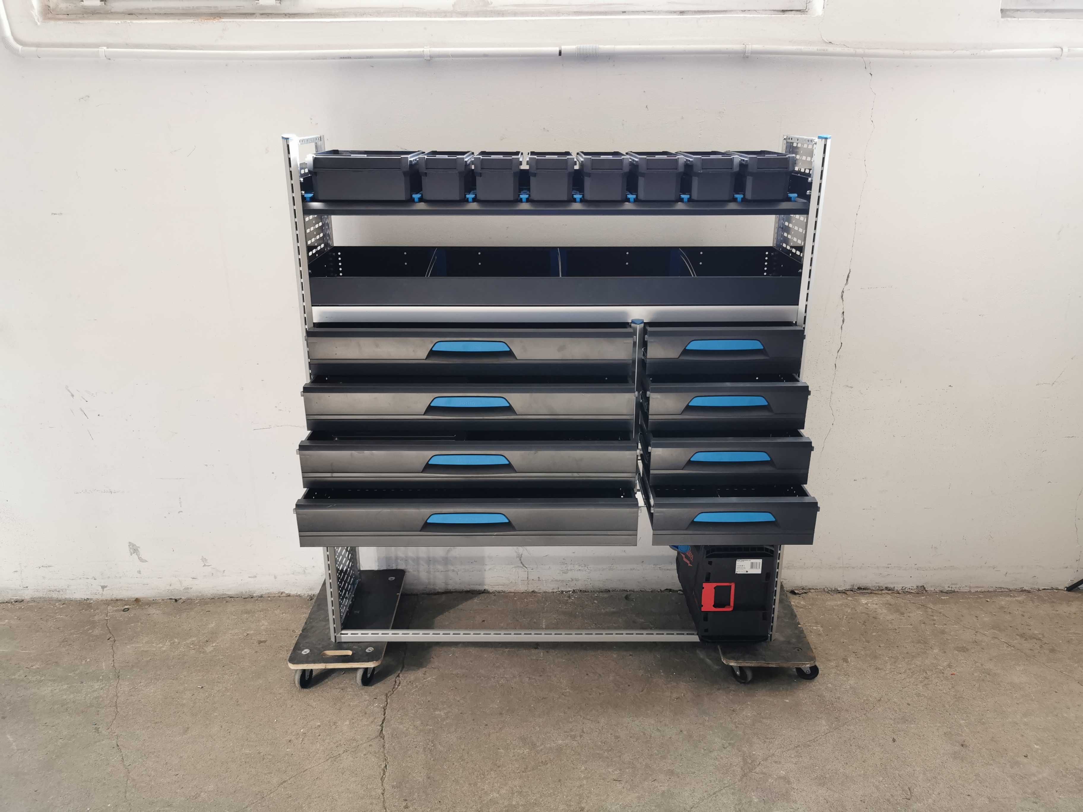 Zabudowa serwisowa warsztatowa CRAFTER SPRINTER TRANSIT MAN TGE IVECO