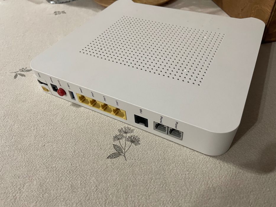 Router ZTE ZXHN F680 GPON ONT – w pełni sprawny, z zasilaczem