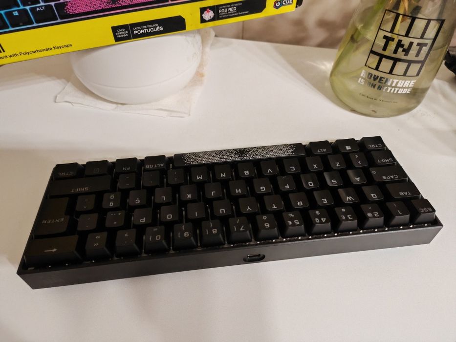 Teclado Mecânico CORSAIR K65 MINI 60% - RGB