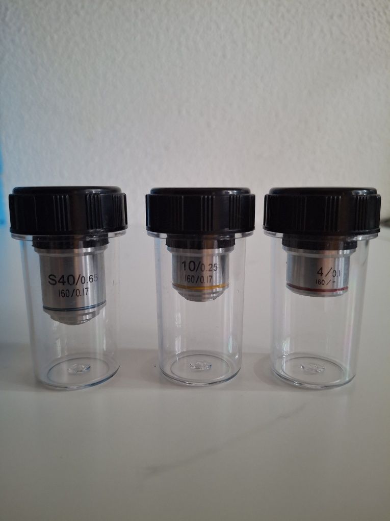 Microscópio Konus
