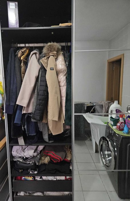 Guarda-fatos com duas portas de correr com espelho