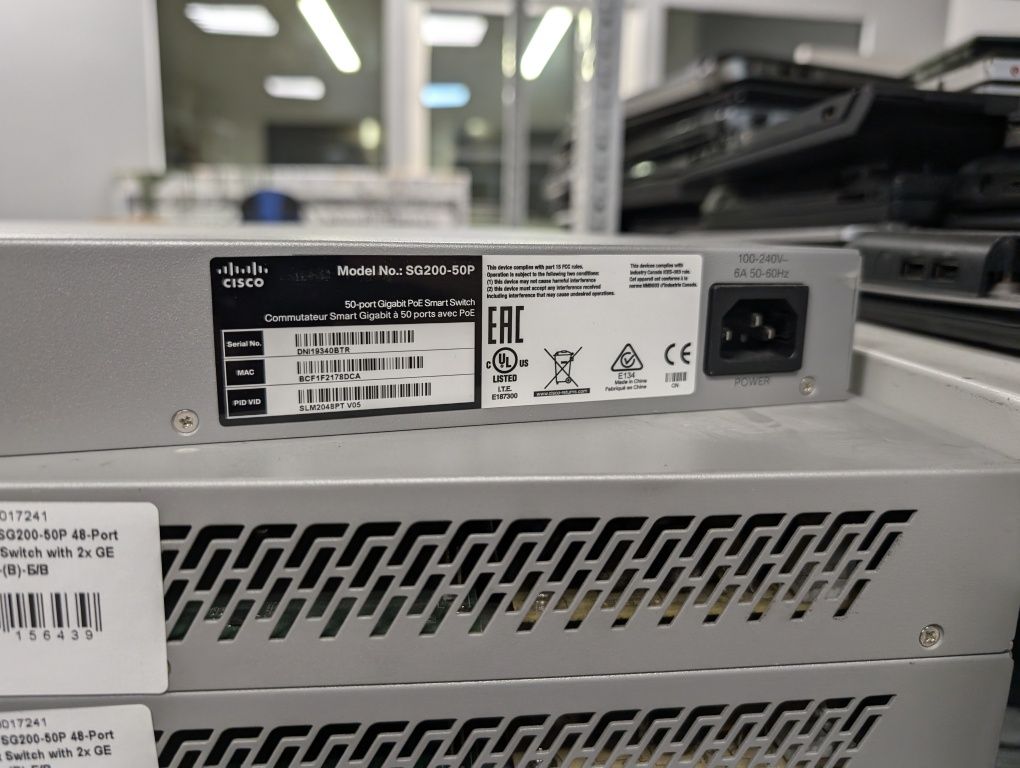 Гігабітний порт Комутатор Cisco SG200-50P з портами PoE є в кількості