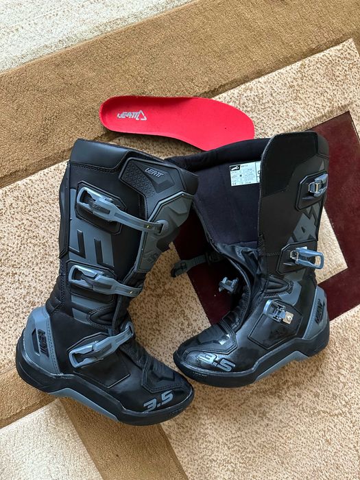 alpinestars sm5  Gaerne GX1  Raven Champion LEATT 3.5 Acerbis  KTM