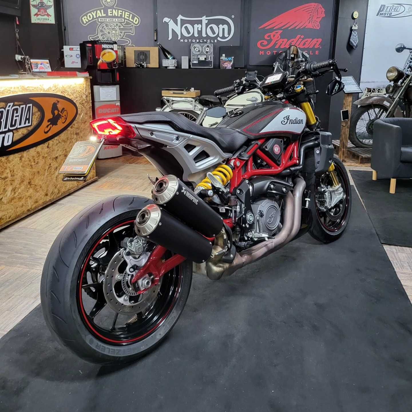 Indian FTR 1200 Carbon R