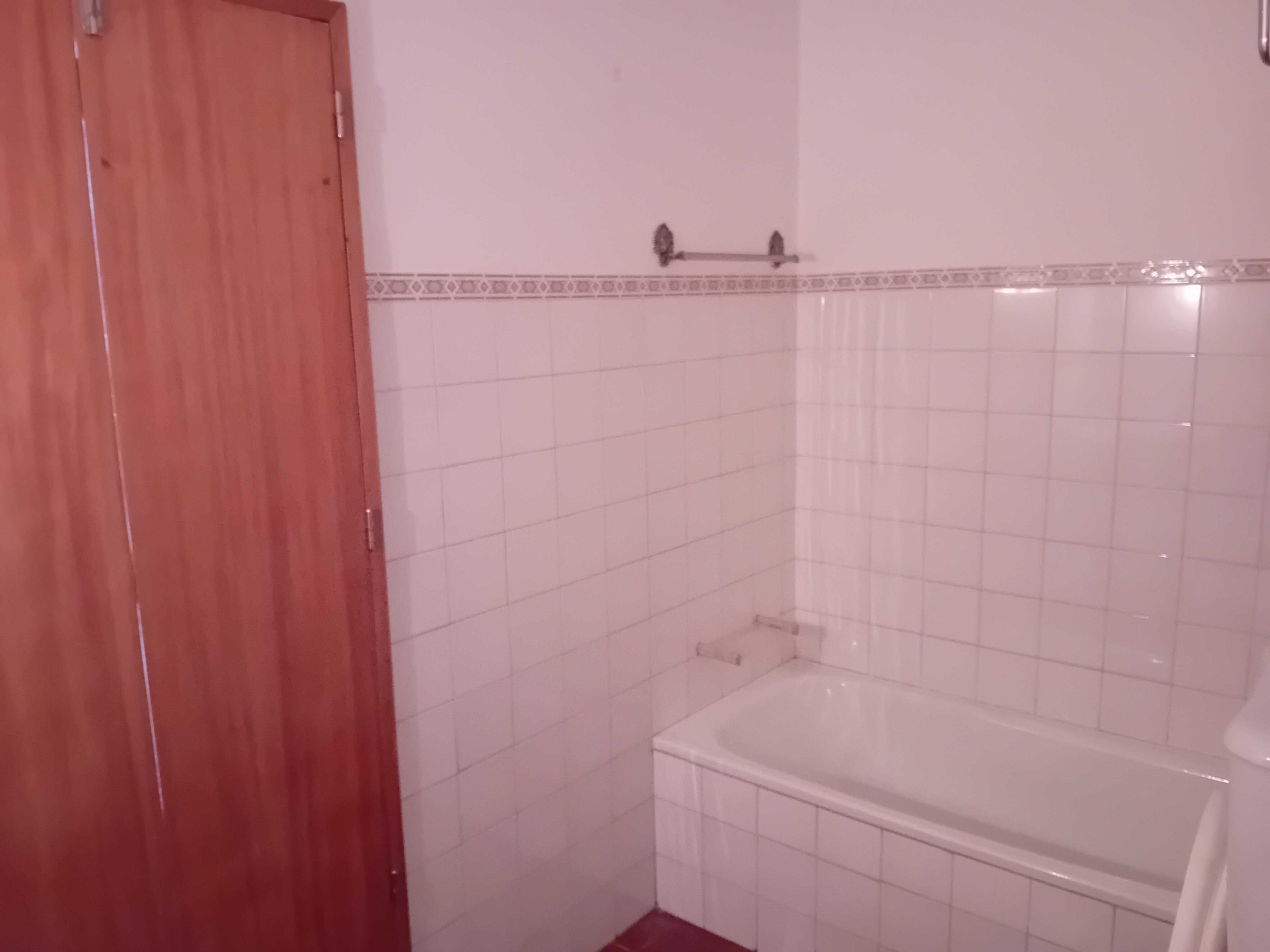 Vende-se moradia em Vila Viçosa