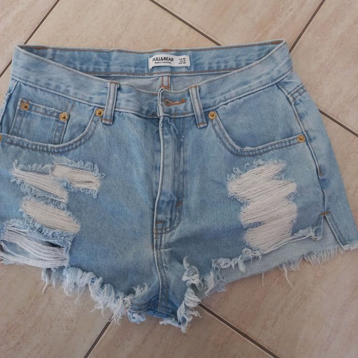 Firmowe damskie spodenki- jeans-rozmiar-38-S-PULL&BEAR