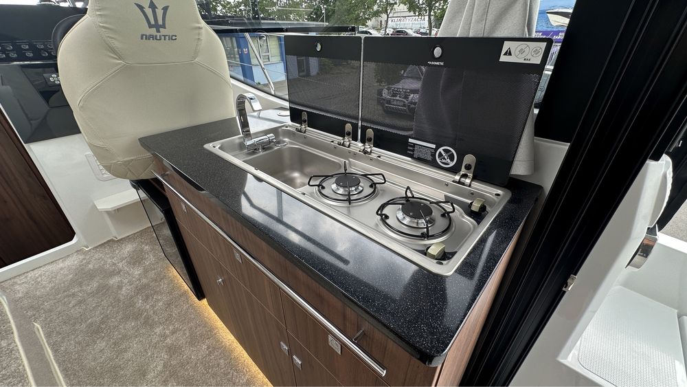 Nowa łódź motorowa NAUTIC 880 PREMIERA 2024 max 250 KM_Eskapader Płock