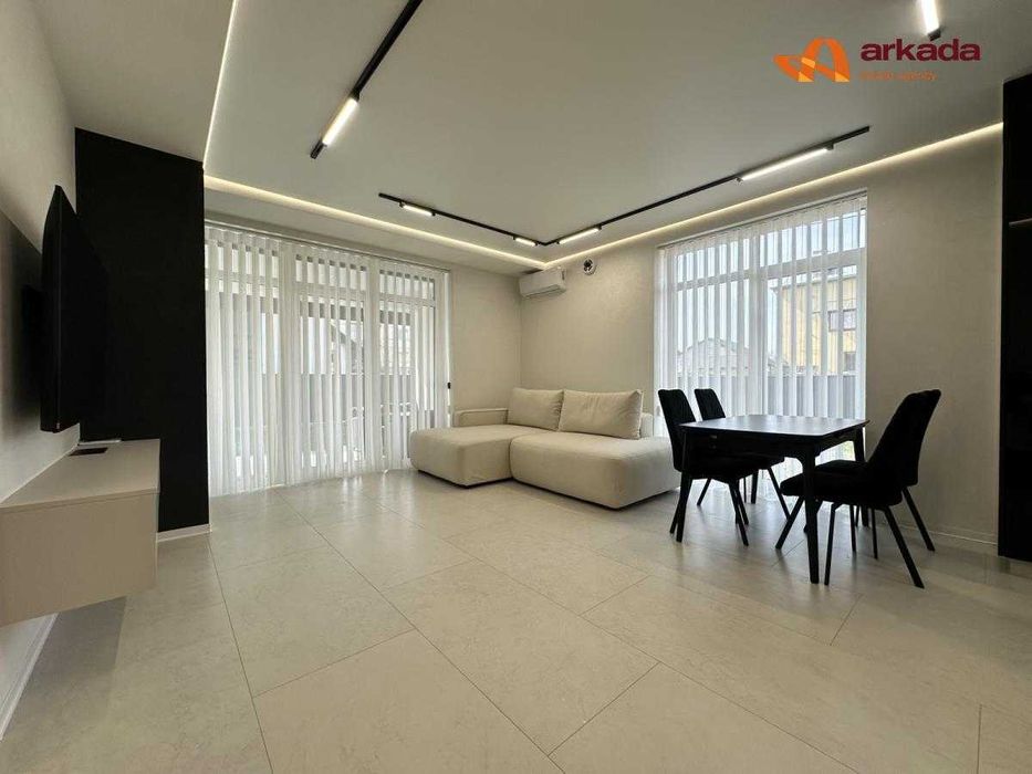 Двоповерховий будинок з ремонтом, меблями та технікою (Крихівці)