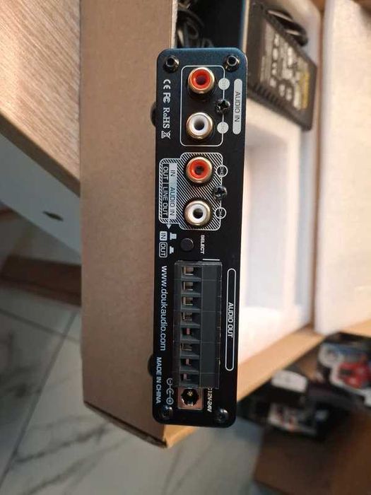 2/4-kanałowy wzmacniacz audio, 50 W x 4