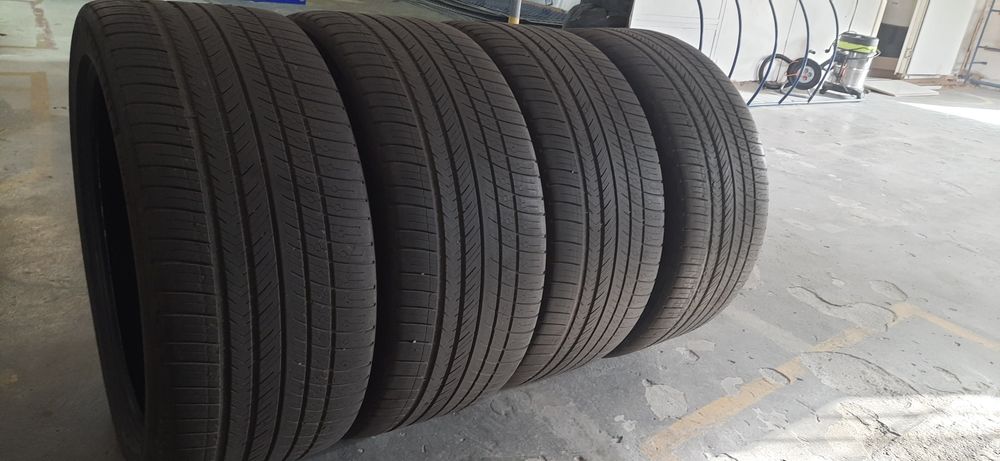 R22 285/40 Michelin