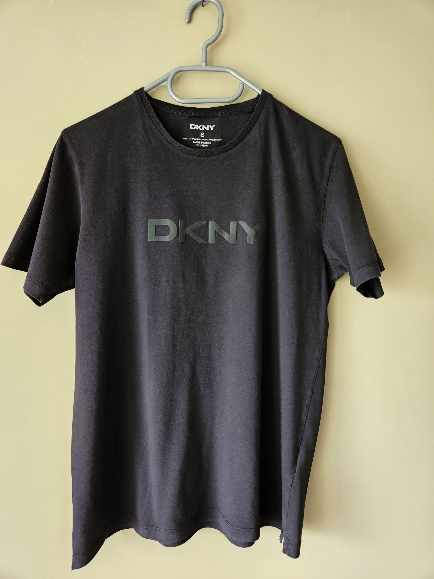 DKNY t-shirt rozmiar S