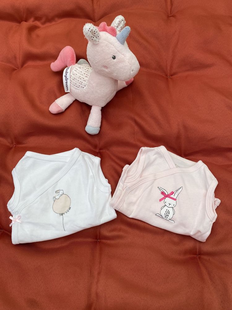 Lindos Body com coelhinho e lacinho de bebé menina 1-3 meses novos