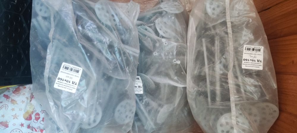 Дюбель-зонт 10х160 новый