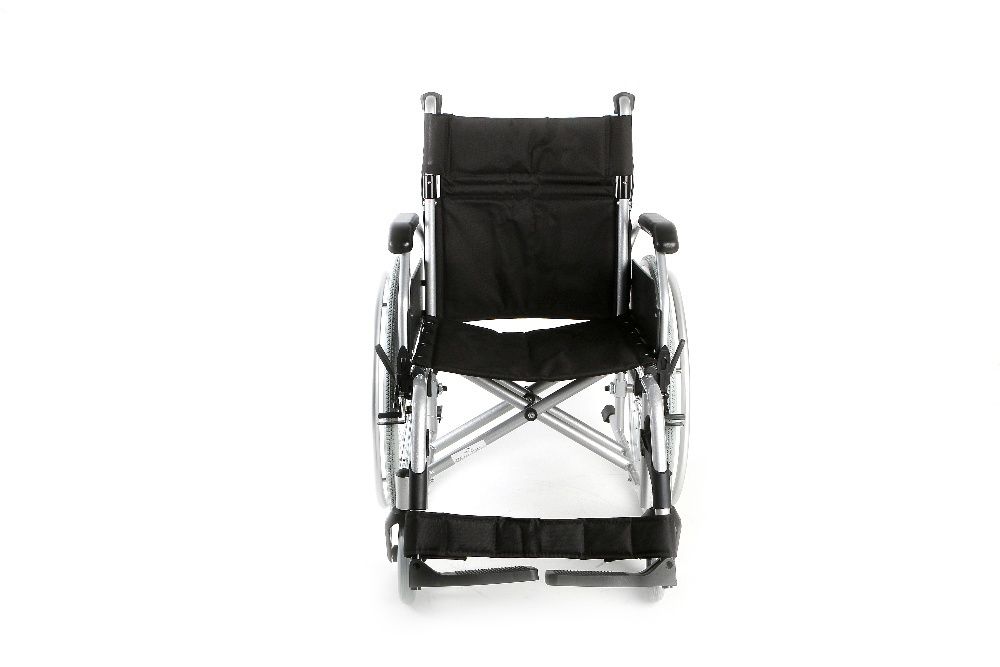 Cadeira de Rodas em Alumínio com Travão de Cuidador