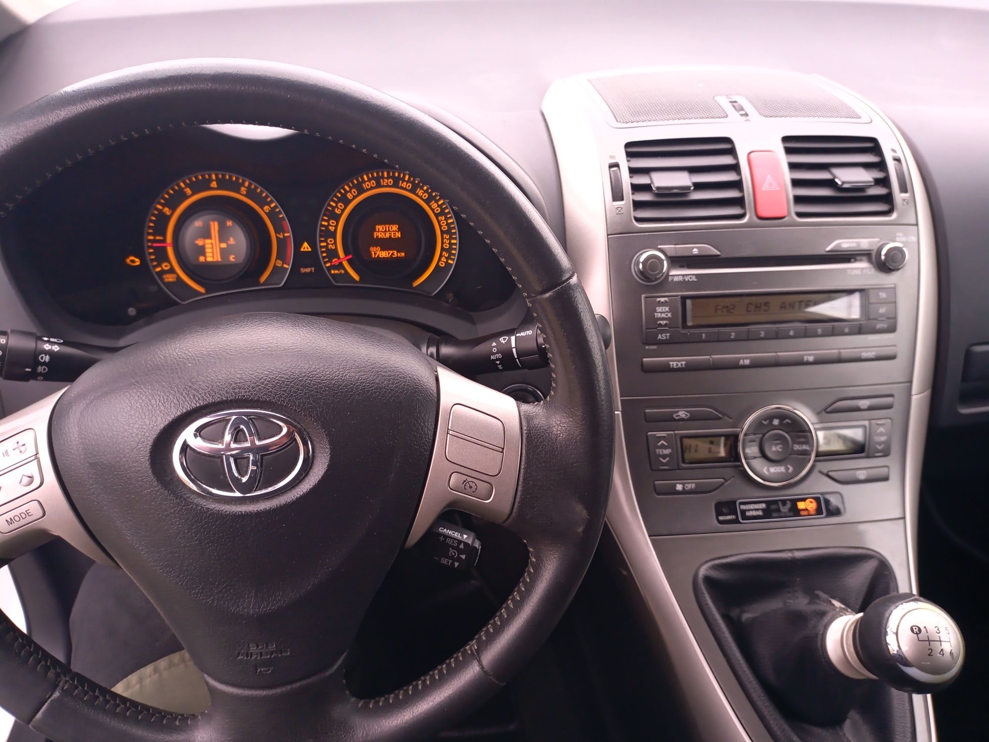 Toyota Auris 1.6 benzyna Xenon,temp,klima itp.z Niemiec 2009r.
