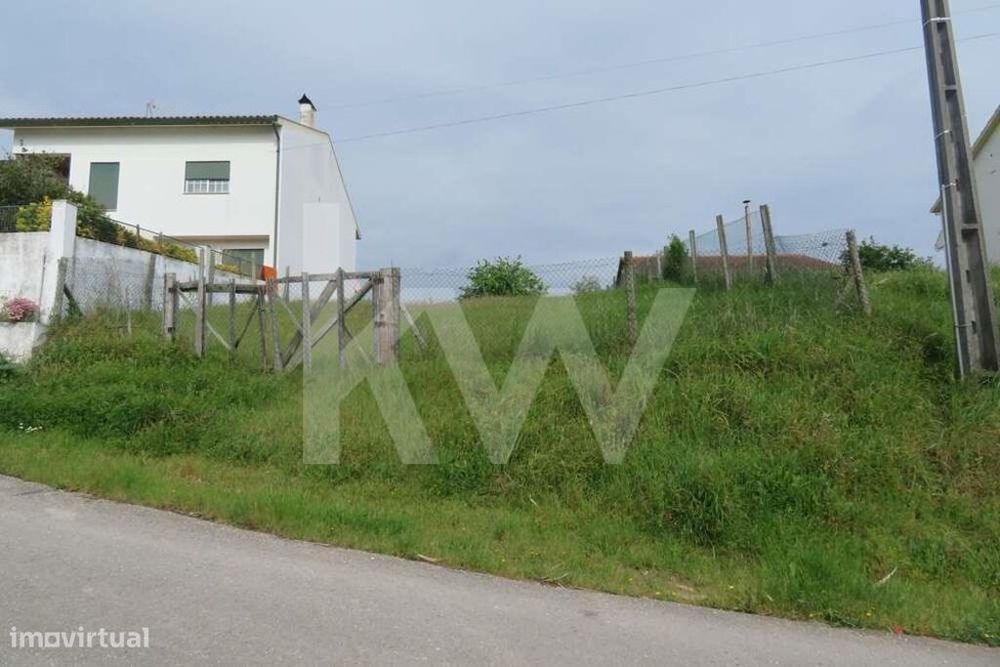 TERRENO 830 M² | Viabilidade de Construção de Moradia | A 10 minutos d